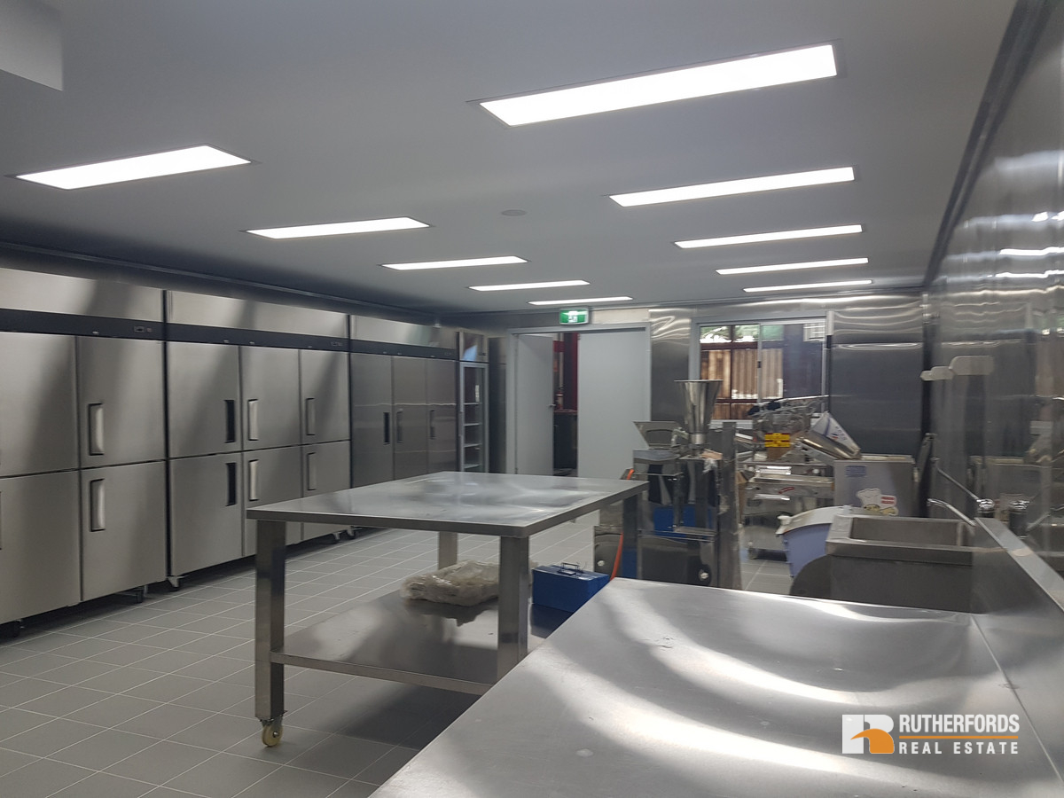4/2 Brand Drive, Thomastown Leased by Rutherfords Real Estate