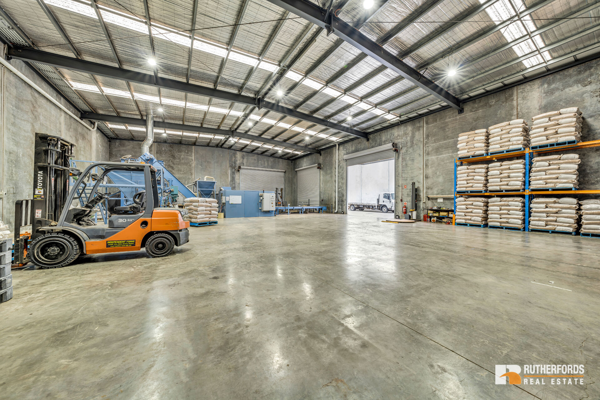 22 Yellowbox Drive, Craigieburn Sold by Rutherfords Real Estate - image 7