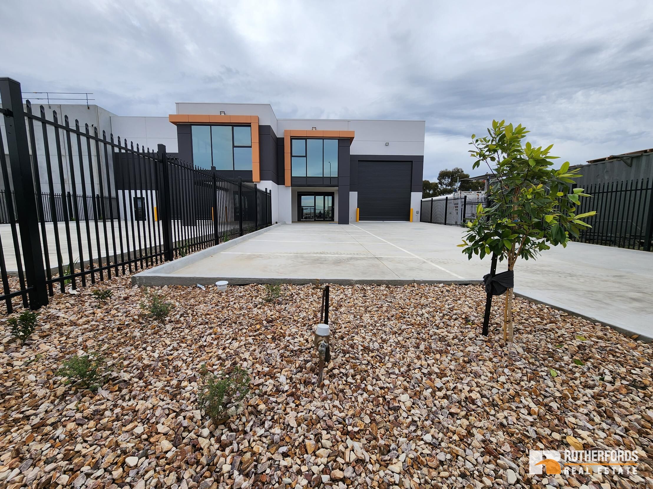 1 & 2/47 Patch Circuit, Laverton North Leased by Rutherfords Real Estate - image 2