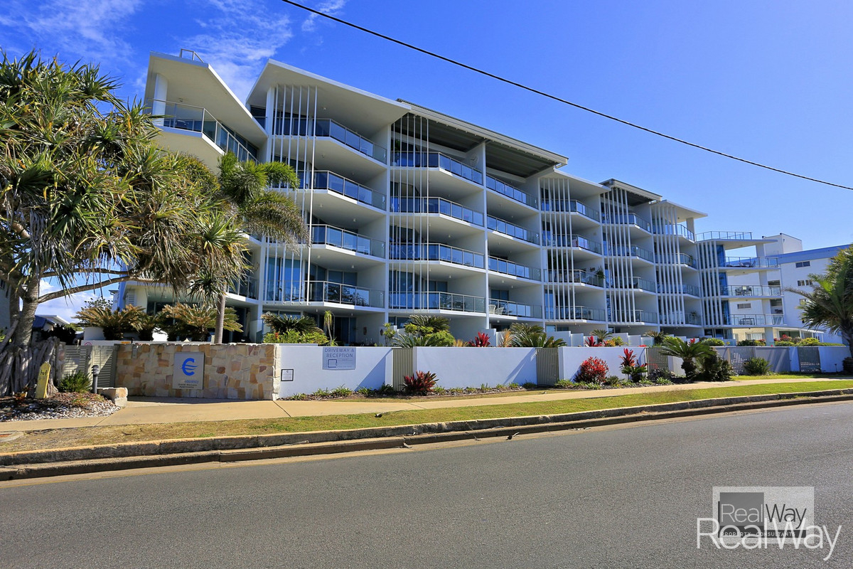  The Ultimate Beachfront Lifestyle!