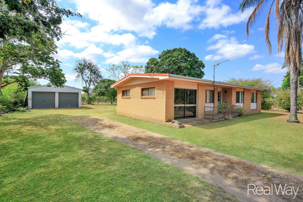  Four Bedroom Brick In Sharon!