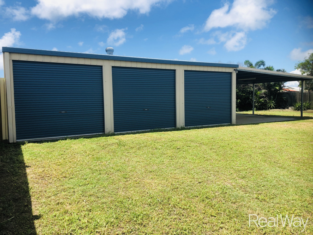 Coastal block minutes to the beach with a 3 bay shed! RealWay Australia