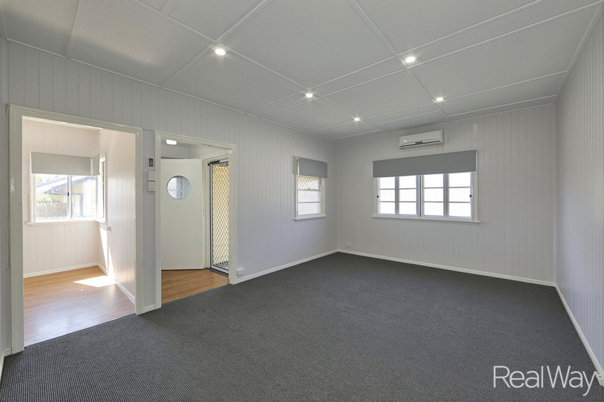  Timber Home In Bundaberg West With Large Shed & Pool!