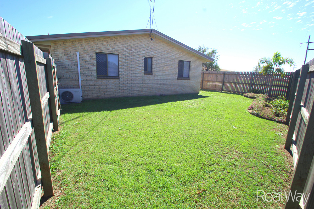  Modern Brick Unit Pet Friendly!!