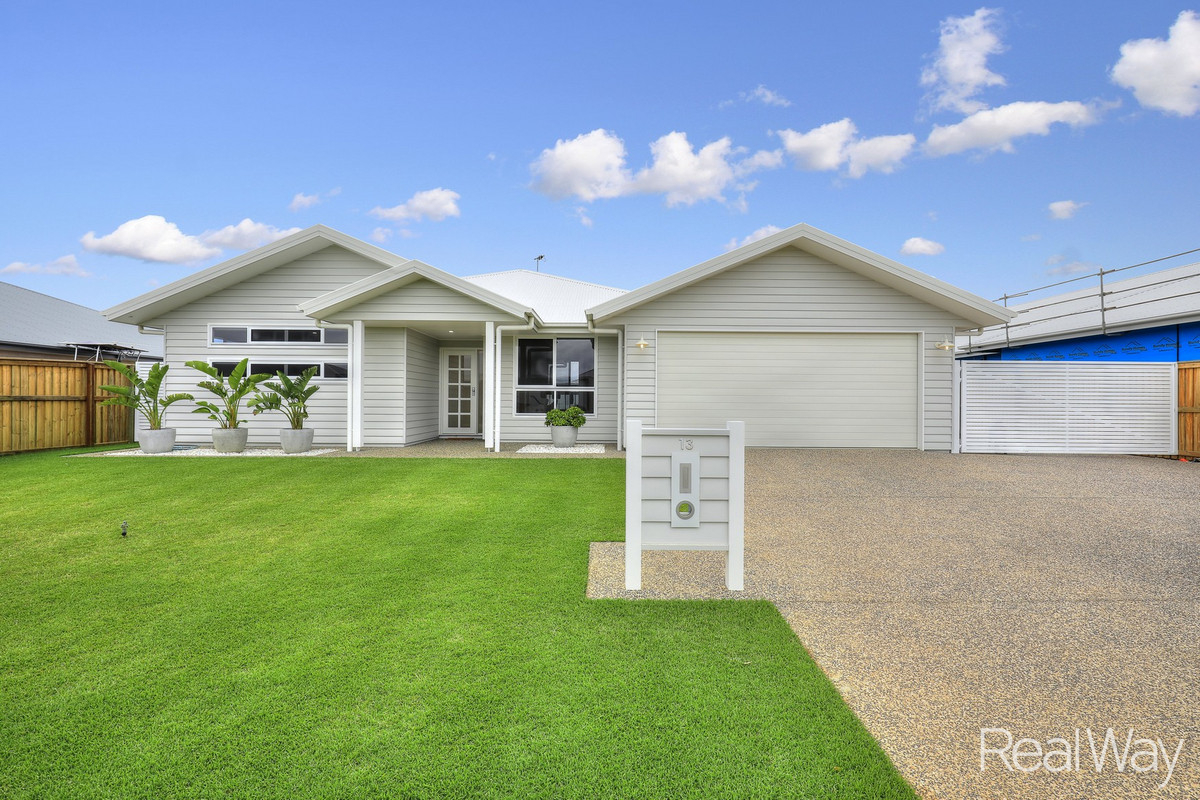  Modern Coastal Home in Bargara!