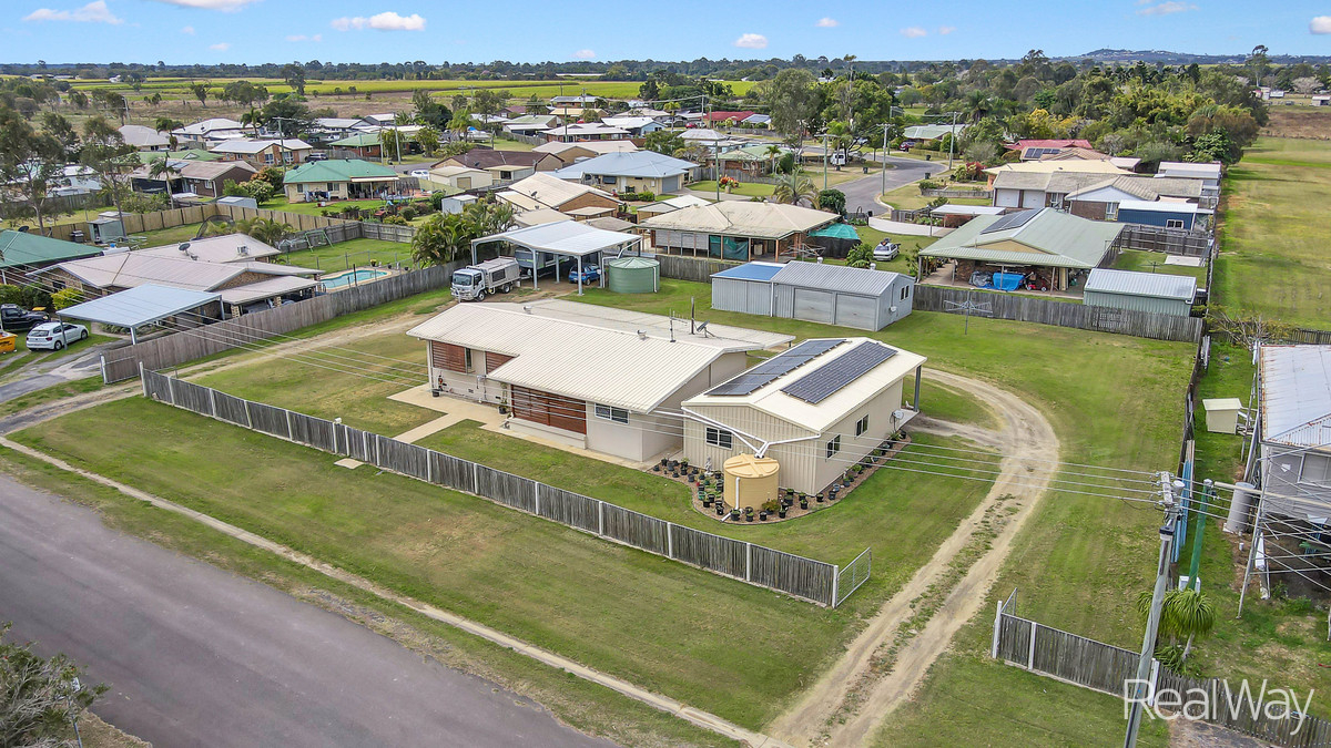  Immaculate home on 2082 sqm with Sheds only 5 mins to CBD & FLOOD FREE!