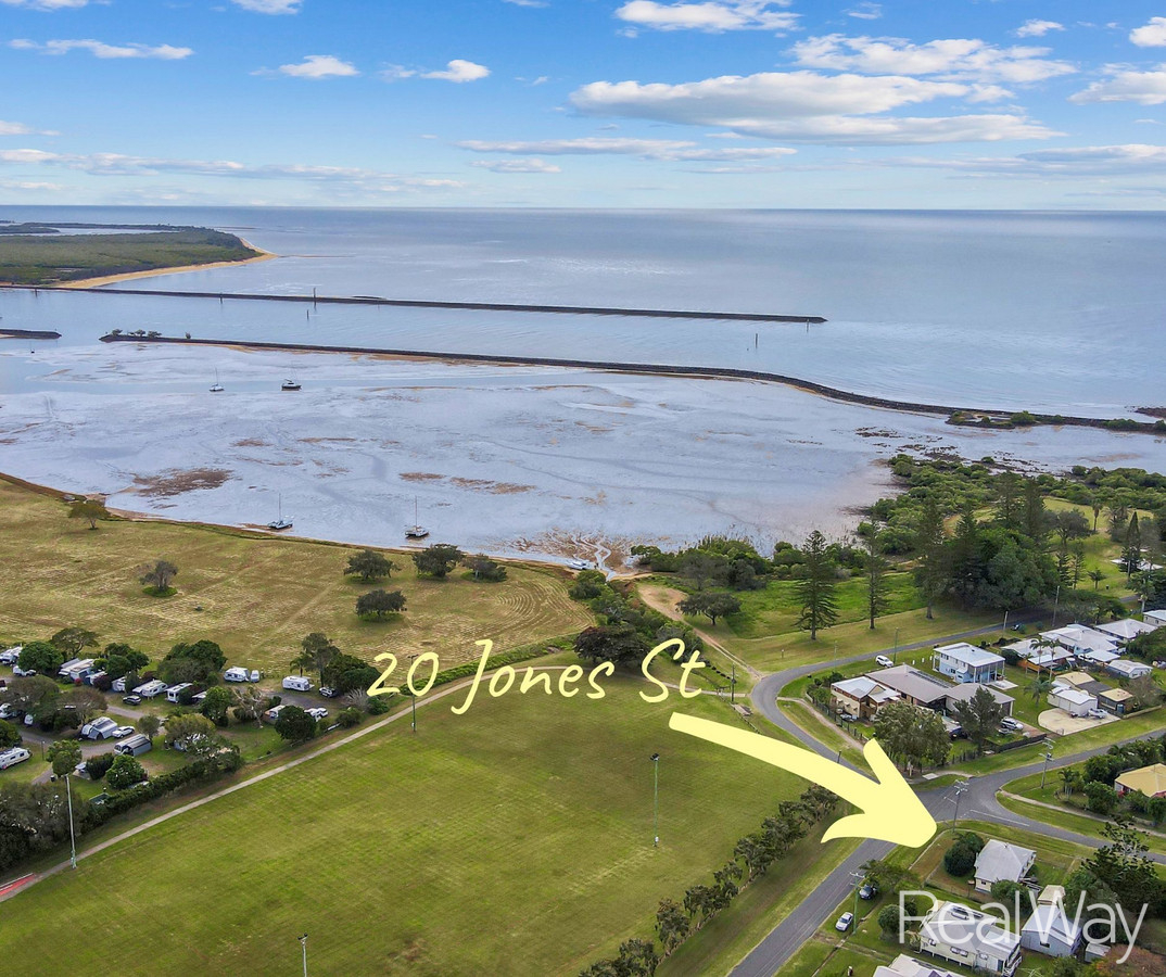  Cute & Charming Investment opportunity right on the Ocean at