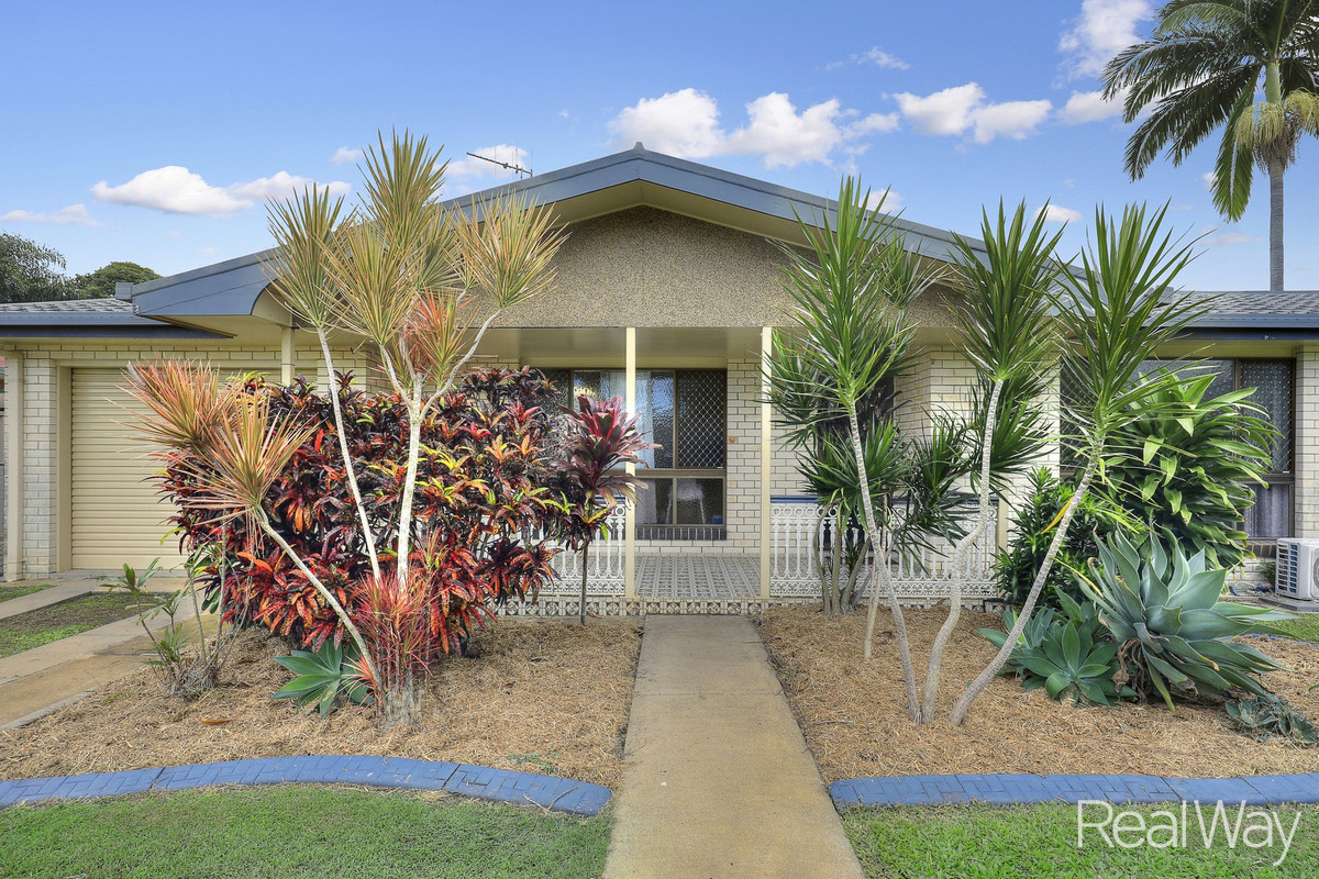  Family Home With Sheds!