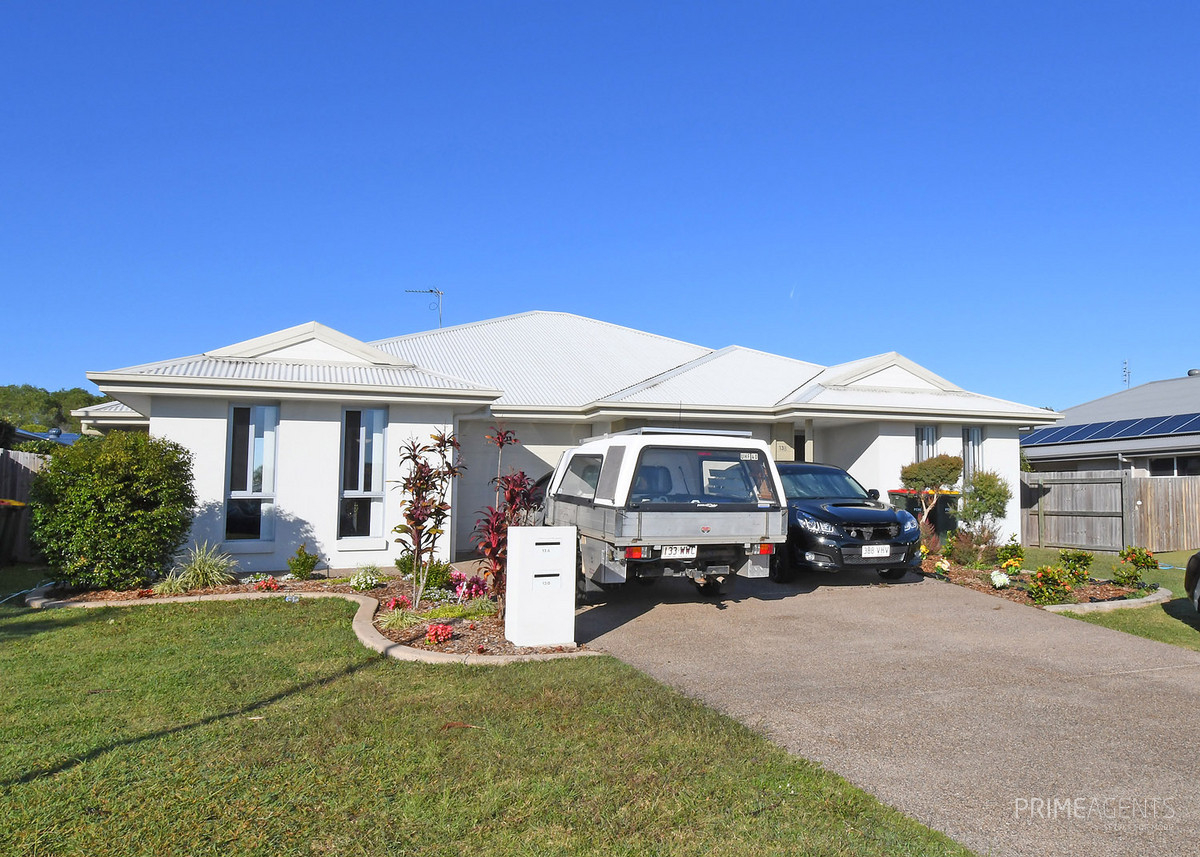  Extended family home 6 bedrooms, 2 homes under one roof!