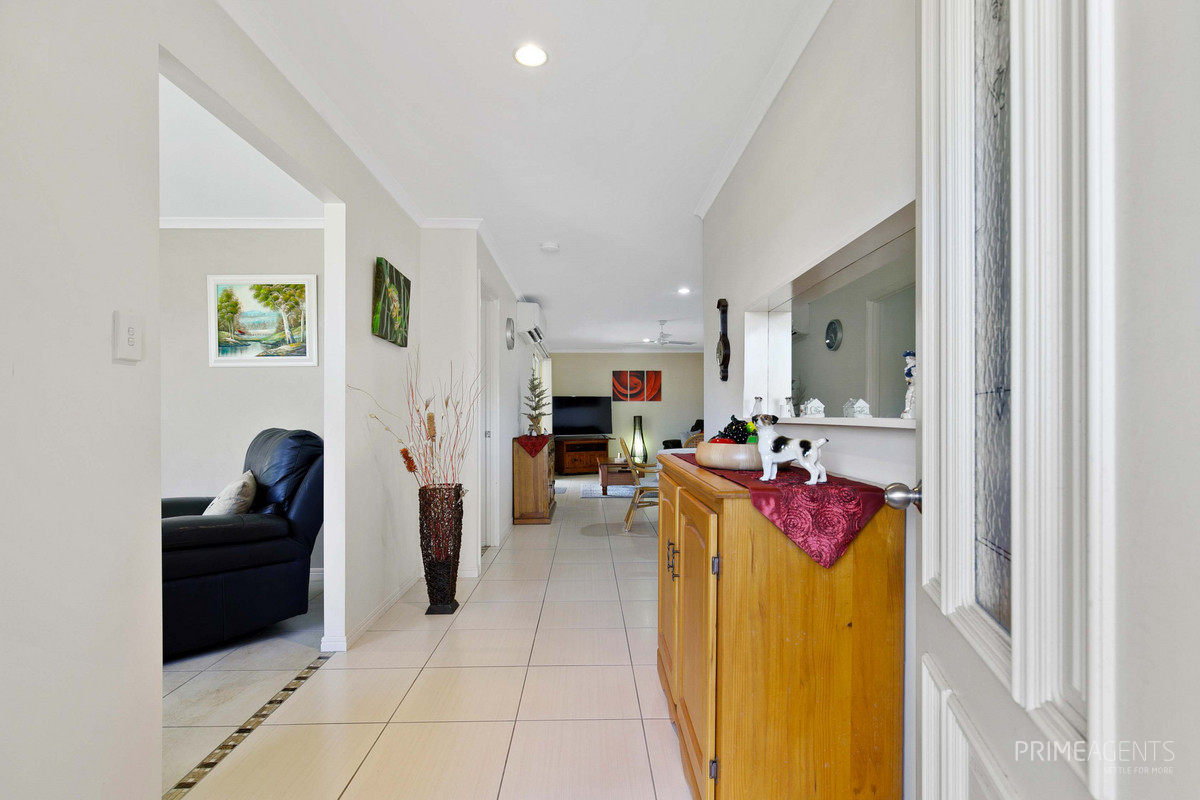 Immaculate Family Home in Mariners Cove