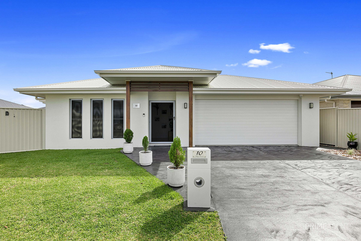 IMMACULATE HOME, CENTRAL LOCATION JUST MOVE IN AND ENJOY