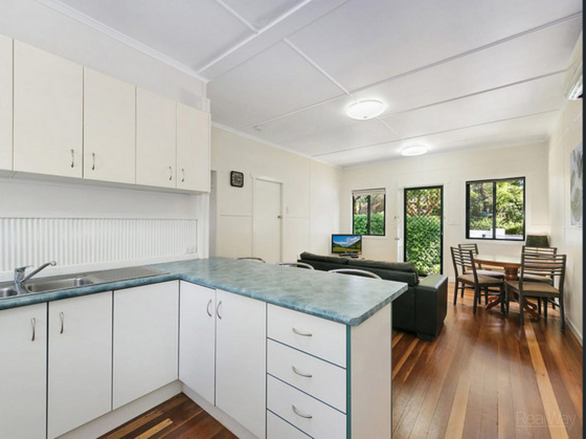 Fully Furnished Well Presented Unit RealWay Toowoomba