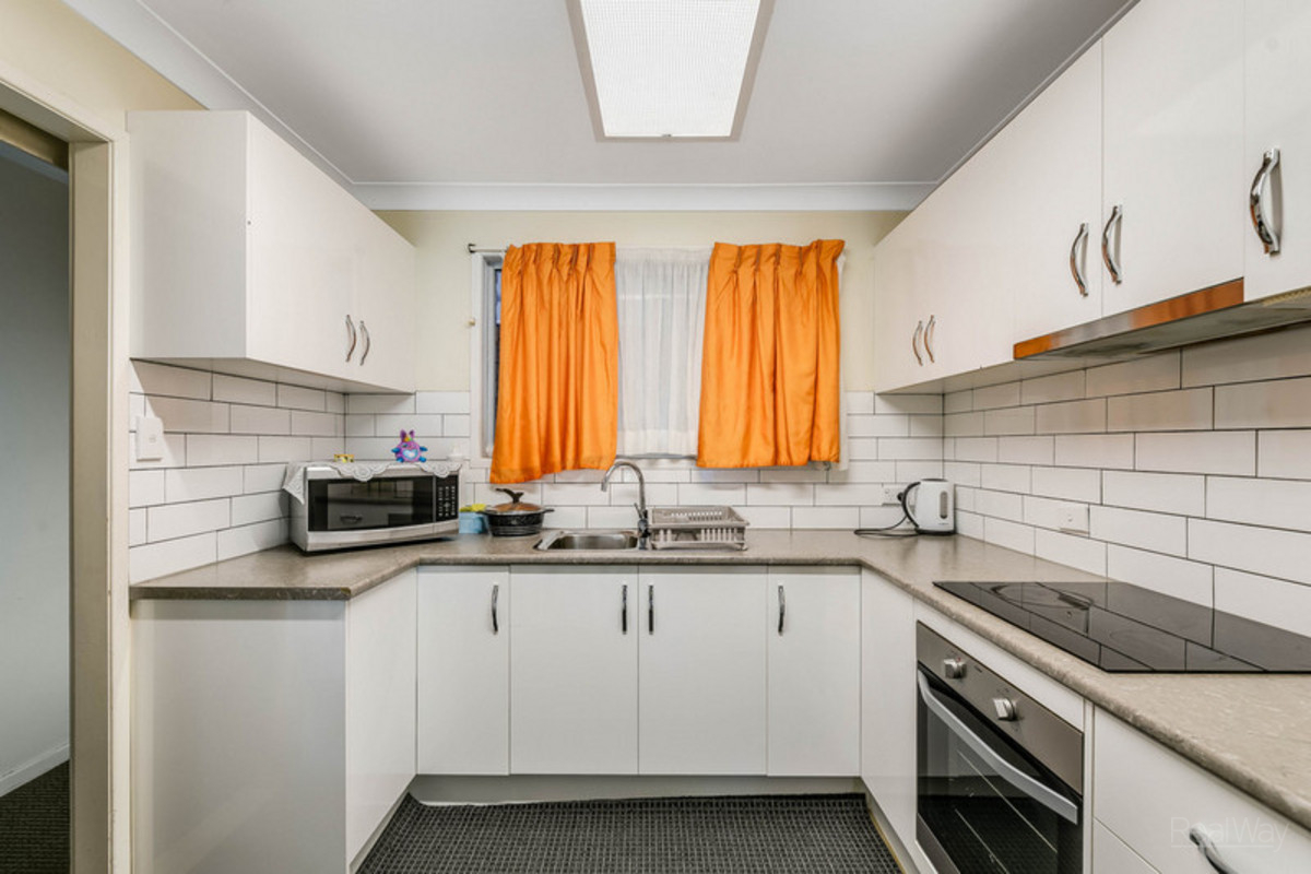 Two Bedroom Unit In Convenient Location! RealWay Toowoomba