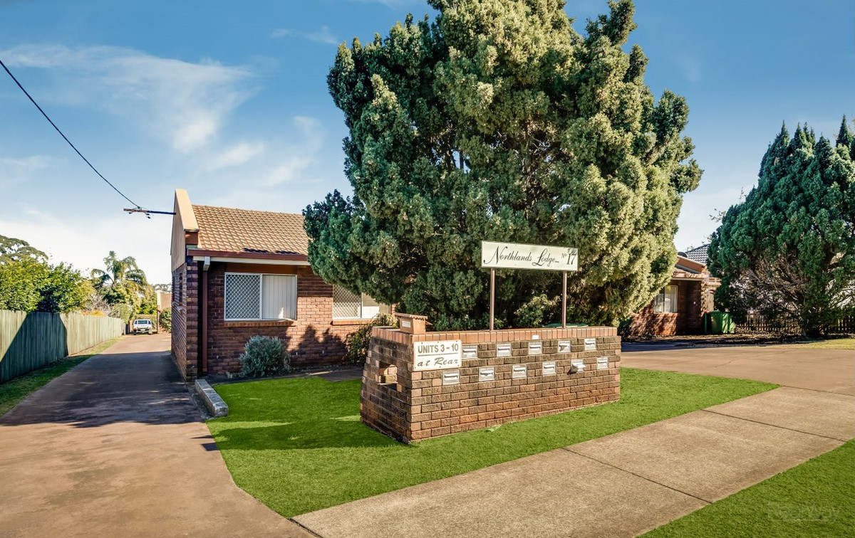 Fantastic Two Bedroom Unit In North Toowoomba! RealWay Australia