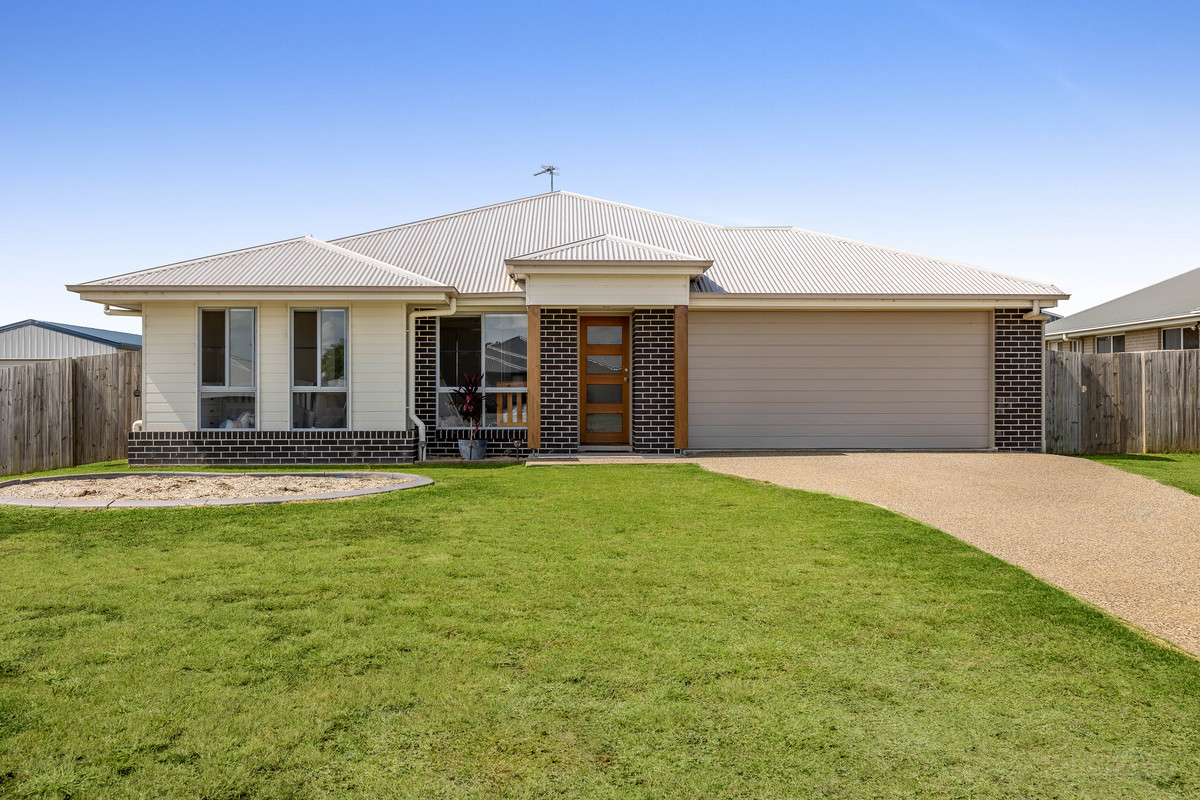 LARGE FAMILY HOME IN DESIRABLE WESTBROOK AREA RealWay Toowoomba
