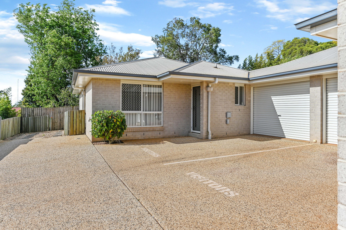 TIDY UNIT WITH LIFESTYLE LOCATION RealWay Toowoomba