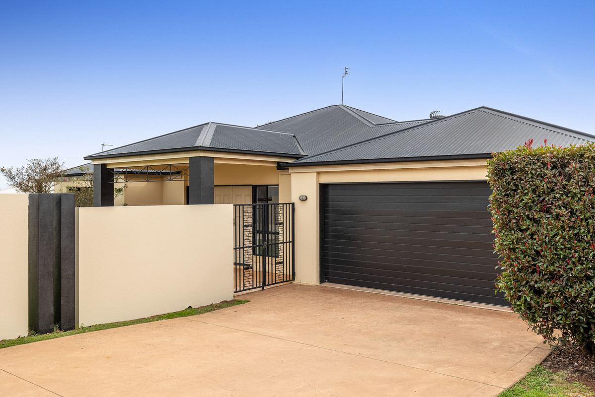 Ideally Positioned Middle Ridge Home RealWay Toowoomba