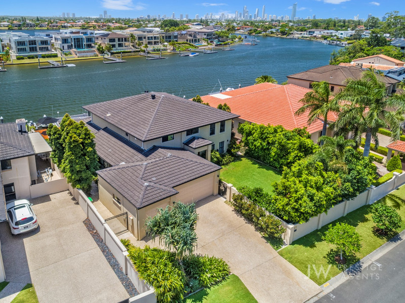 11 Namatjira Court, Broadbeach Waters Qld 4218 JW Prestige Agents