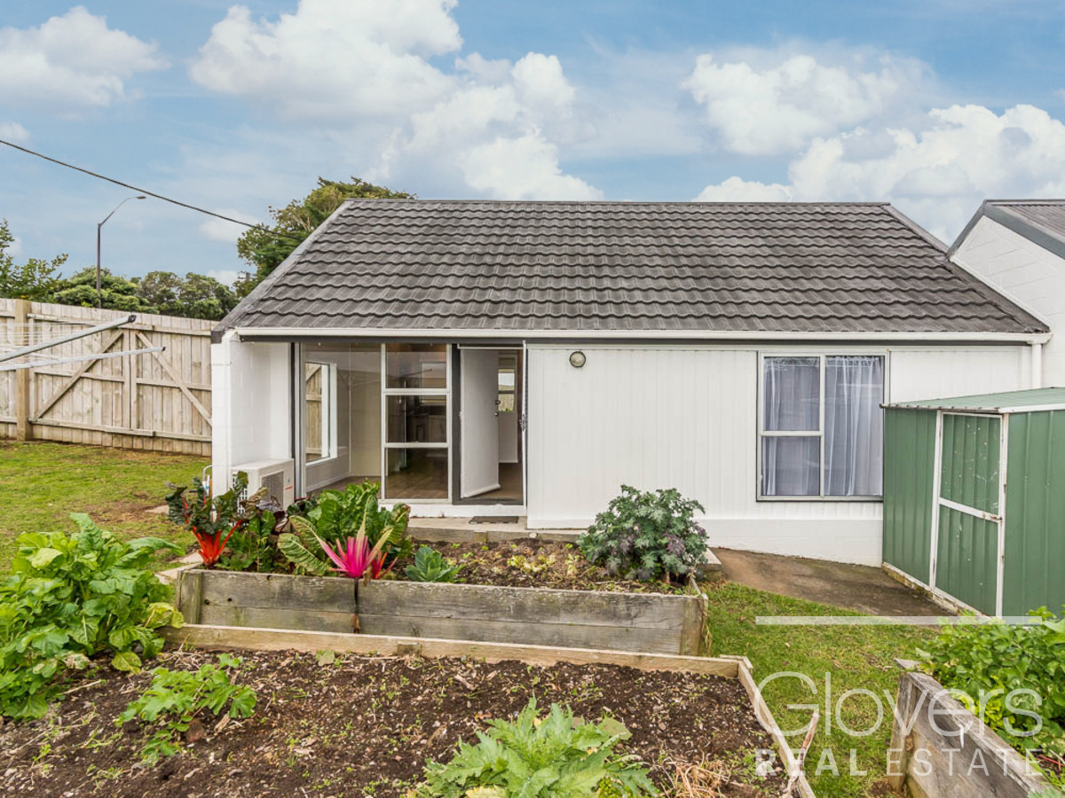 GLEN EDEN CENTRAL! ATTENTION FIRST HOME BUYERS Glovers Real Estate