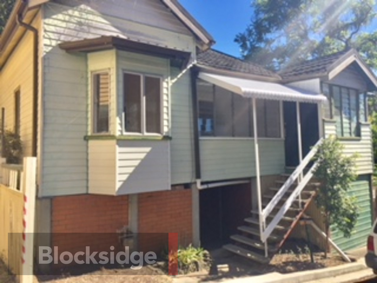 OLDER STYLE HOME SPRING HILL JUST RENOVATED Blocksidge & Ferguson