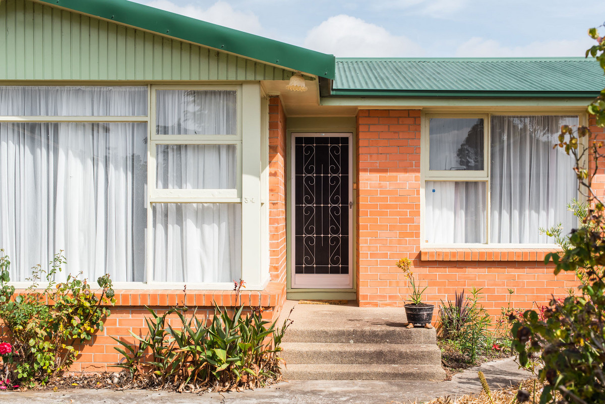 Time to Buy Lee Jamieson's Real Estate