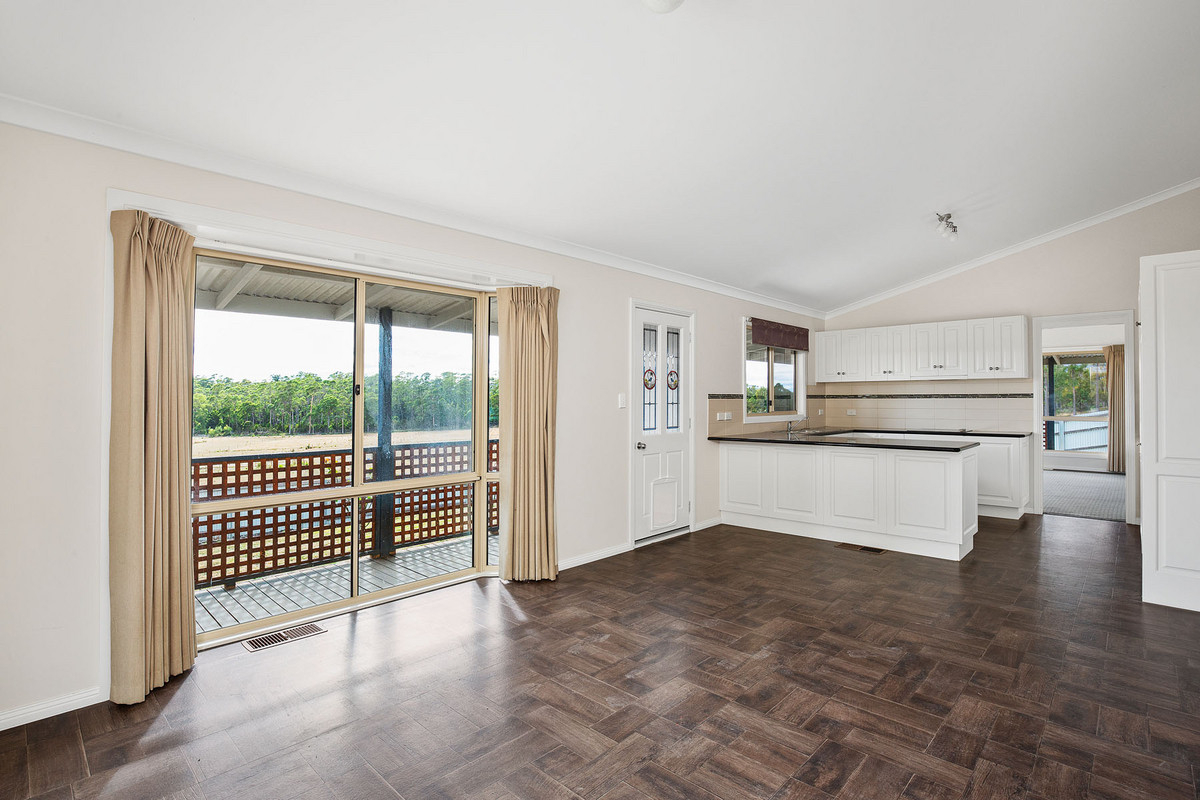 For the Love of Horses Lee Jamieson's Real Estate