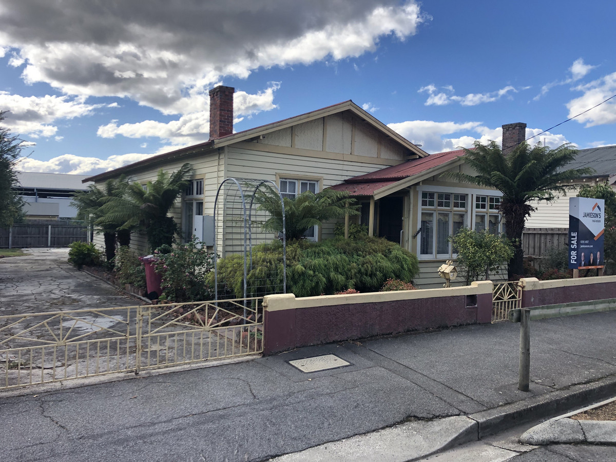 Neat & Tidy Town House Lee Jamieson's Real Estate