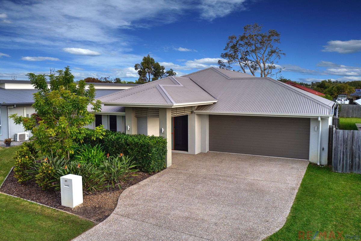 room-for-all-the-family-re-max-first-caloundra