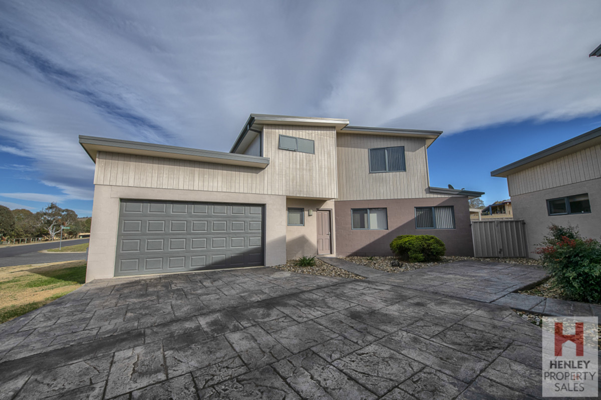  Impressive Stand Alone Townhouse