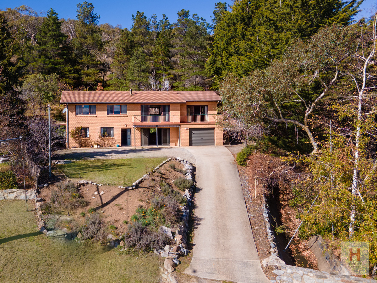  Large family home, East Jindabyne