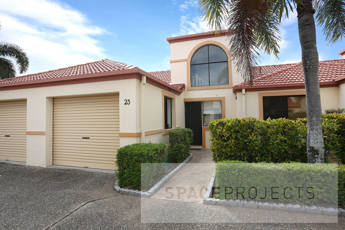  Spacious Townhouse in Gated Community