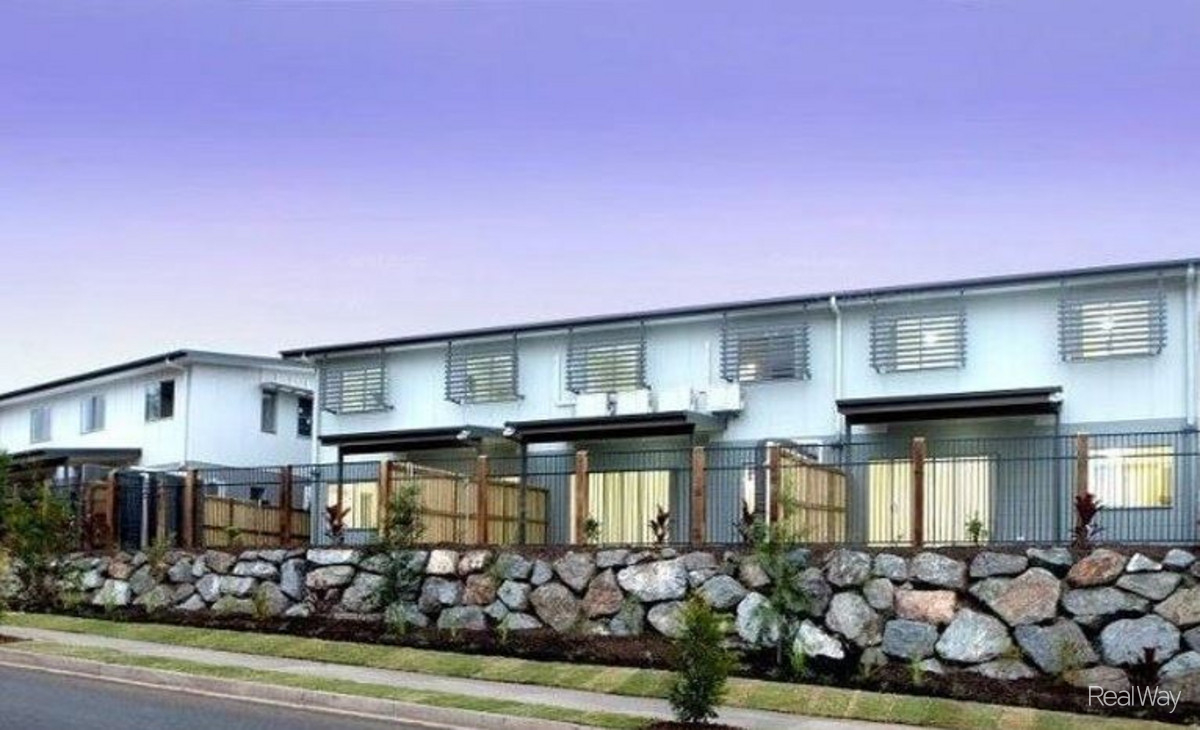  Victoria Gardens Fully Furnished & SelfContained Townhouse