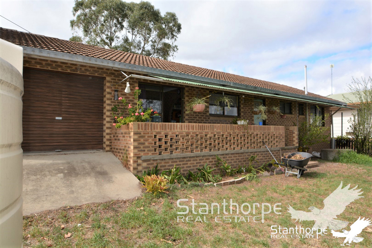 BALLANDEAN ½ ACRE 3 BEDROOM BRICK RESIDENCE 250 PER WEEK RENTAL