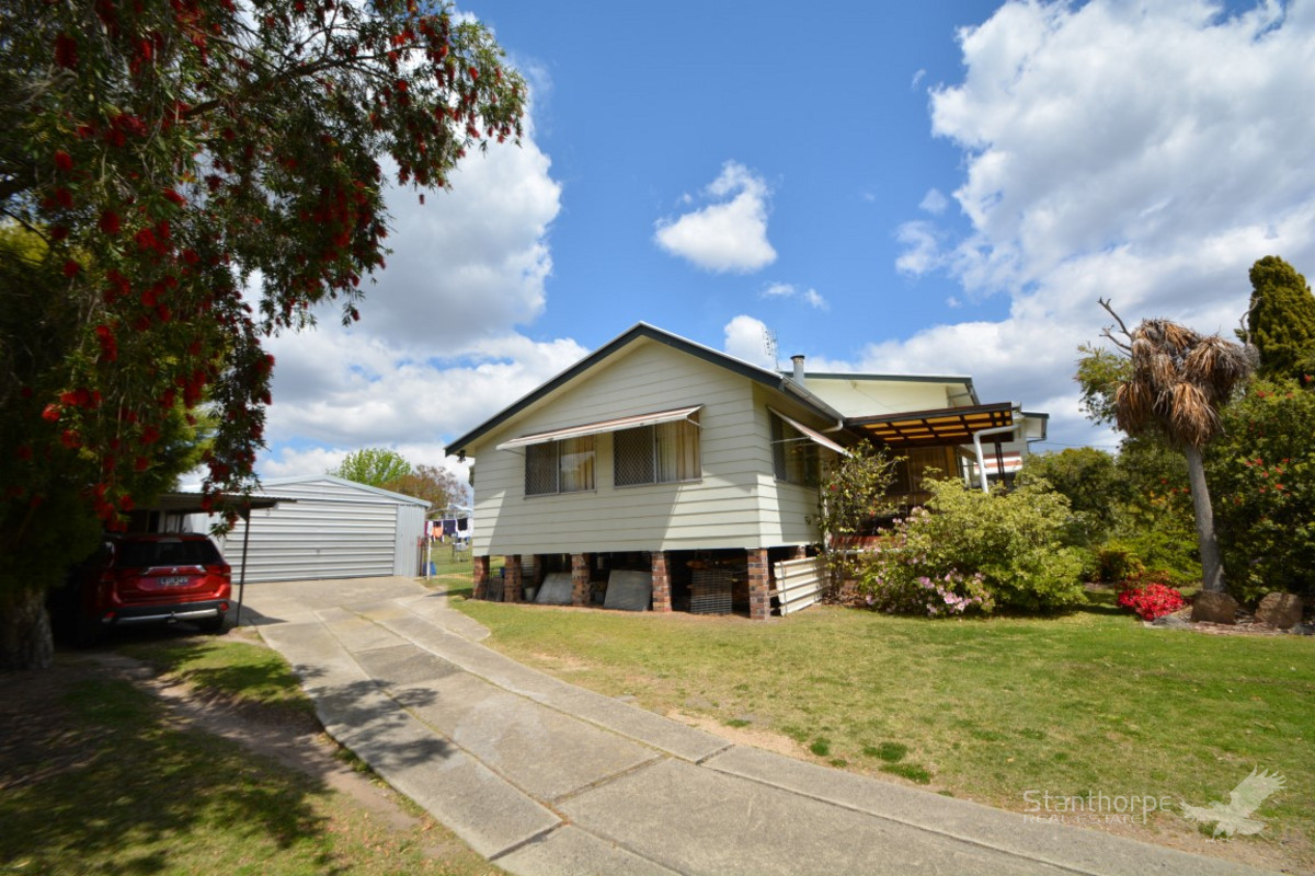 WALLANGARRA ELEVATED POSITION WITH IMMACULATE, LARGE FAMILY HOME ON ½