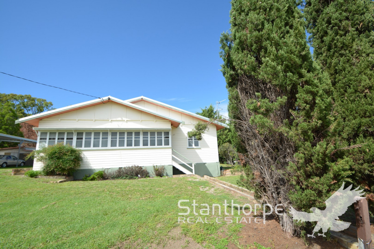 STANTHORPE LARGE 4 BEDROOM FAMILY HOME ON LARGE 1,725M2 ELEVATED