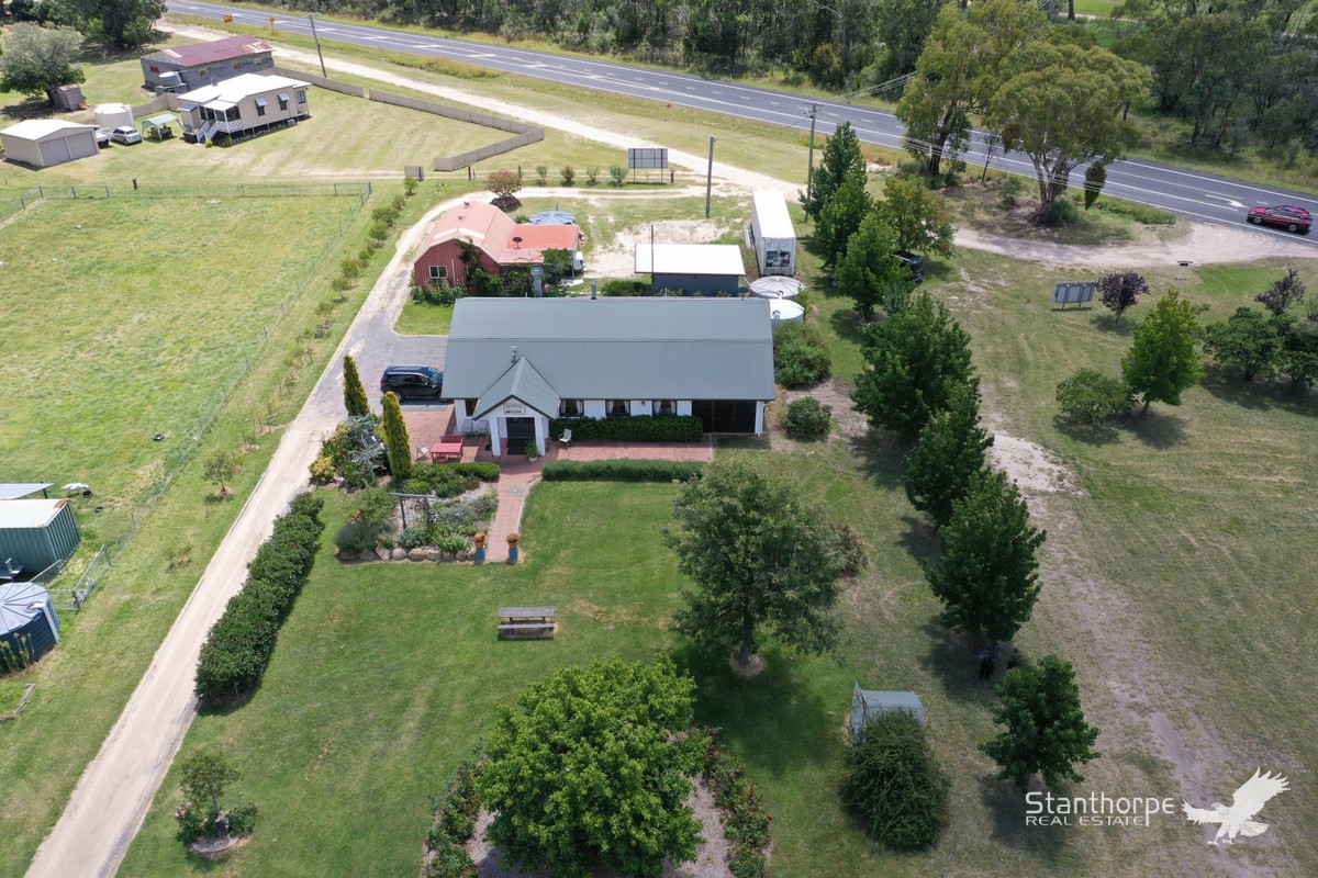 BALLANDEAN PURPOSE BUILT RESTAURANT/CELLAR DOOR WITH COMMERCIAL