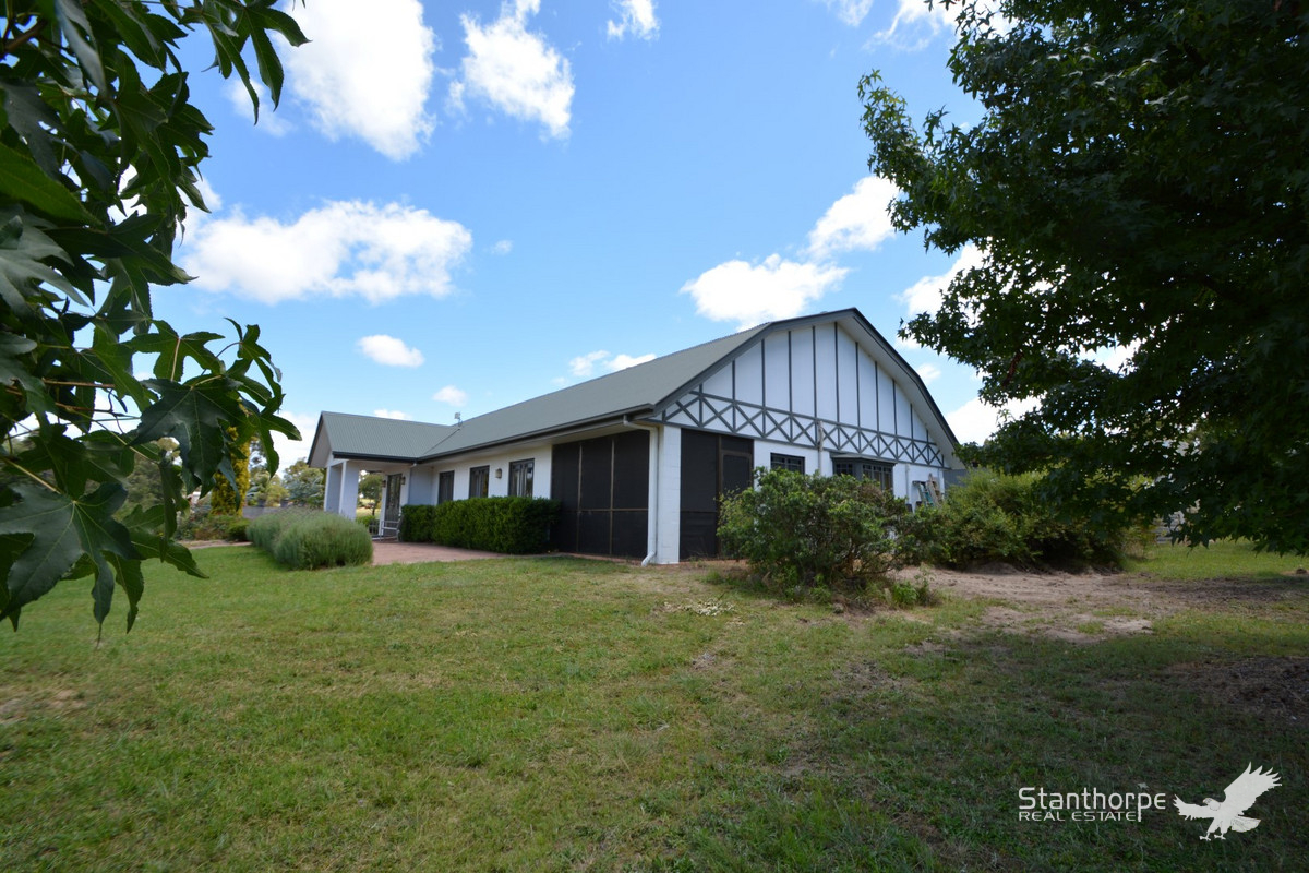 BALLANDEAN PURPOSE BUILT RESTAURANT/CELLAR DOOR WITH COMMERCIAL