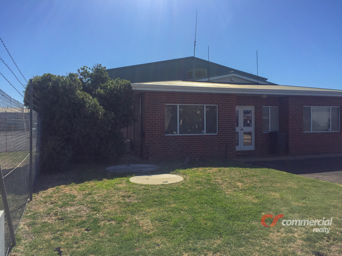  MultiPurpose Property in the heart of Davenport WA