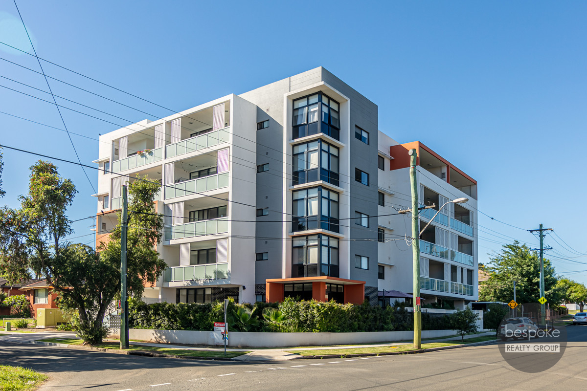 | Ground Floor Luxury Apartment!