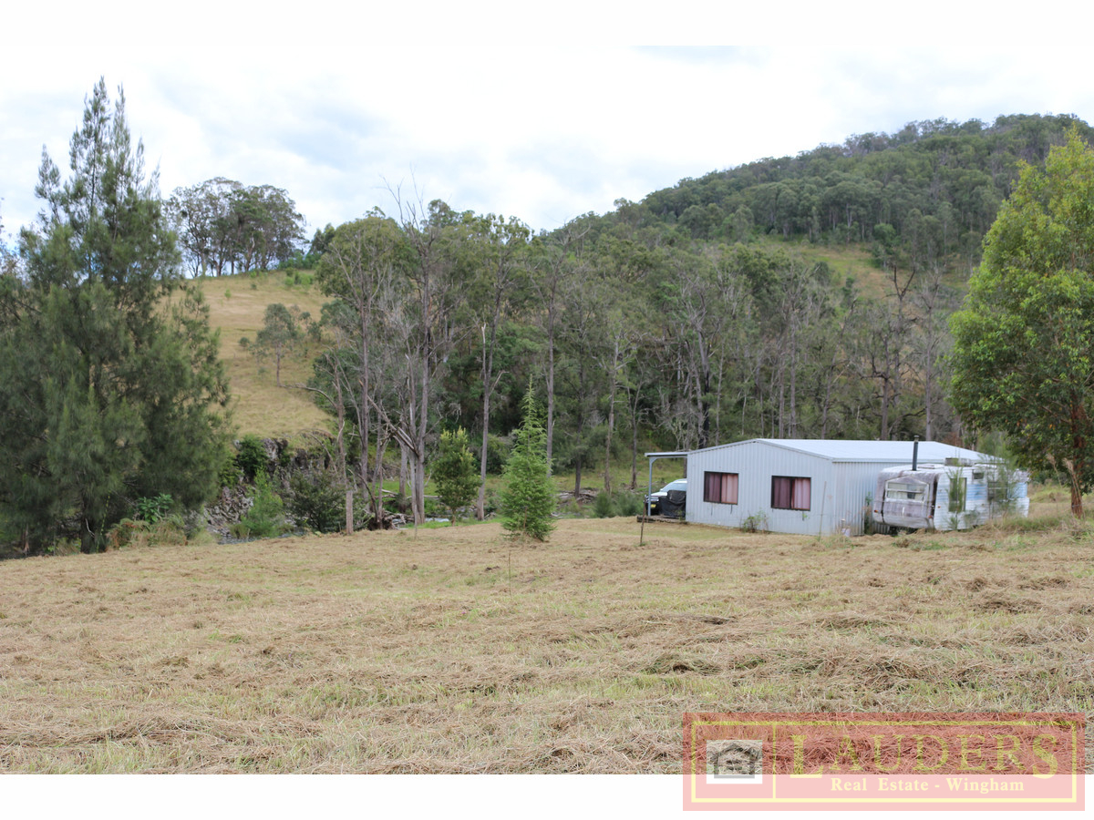  CAPTIVATING COOPLA’