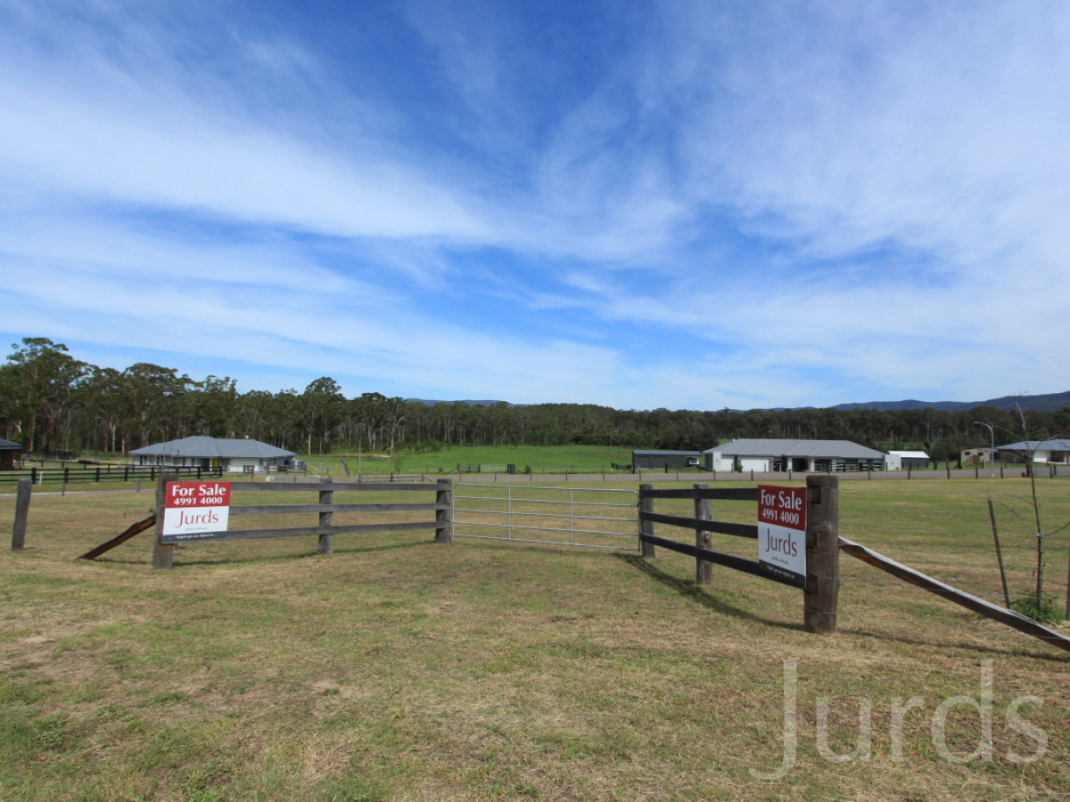 ROSEHILL ESTATE ONE ACRE BLOCK TO BUILD YOUR DREAM HOME