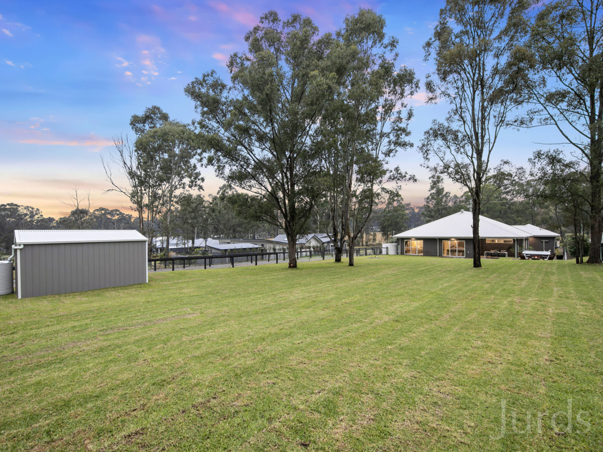 LUXURY HUNTER VALLEY HOME ON HALF ACRE