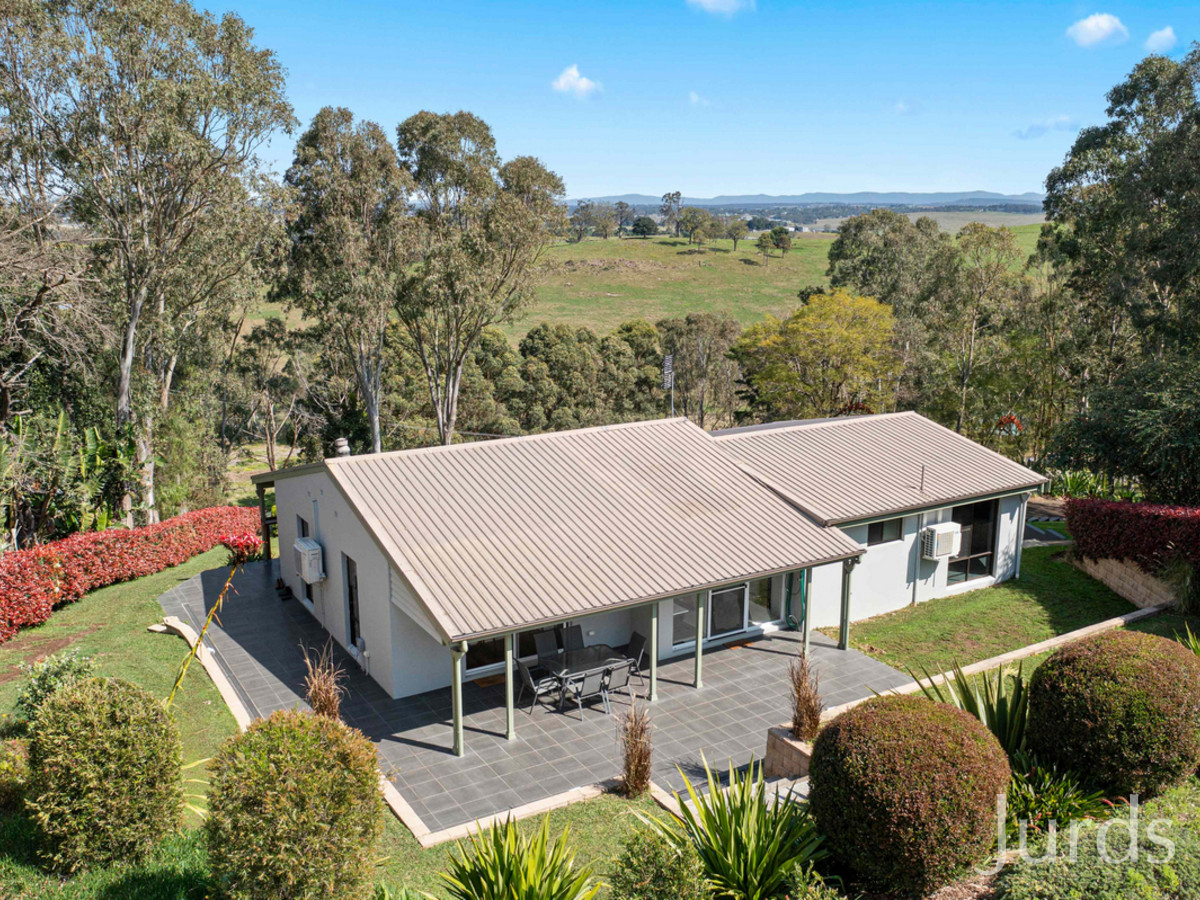 SMALL ACREAGE WITH AMAZING VIEWS CLOSE TO MAITLAND/RUTHERFORD