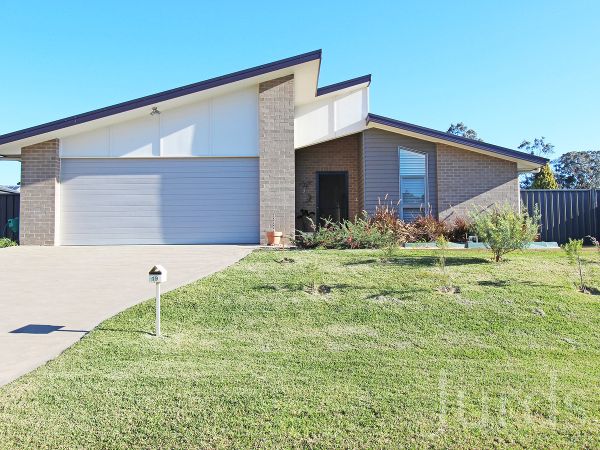 NORTH ROTHBURY ROYAL!