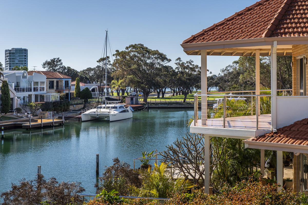  PORT MANDURAH STAGE 1 BEAUTIFUL CANAL HOME
