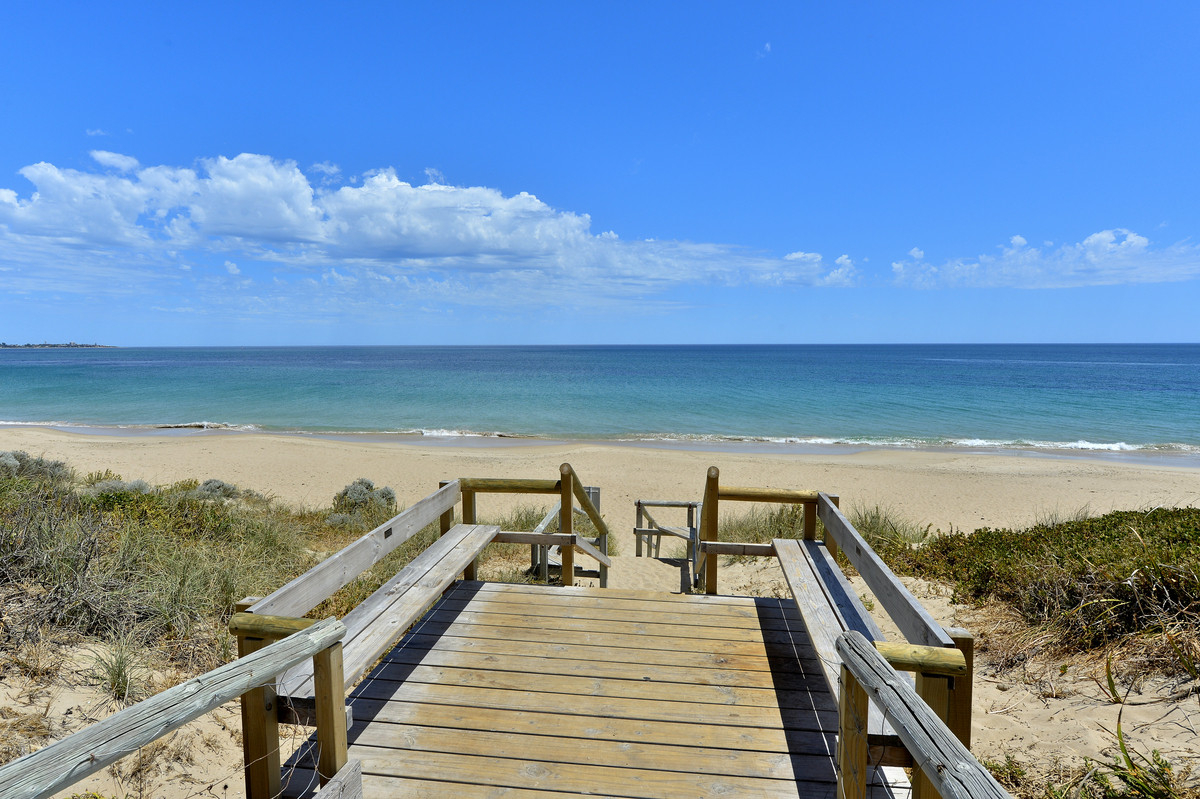  Madora Bay Beachfront