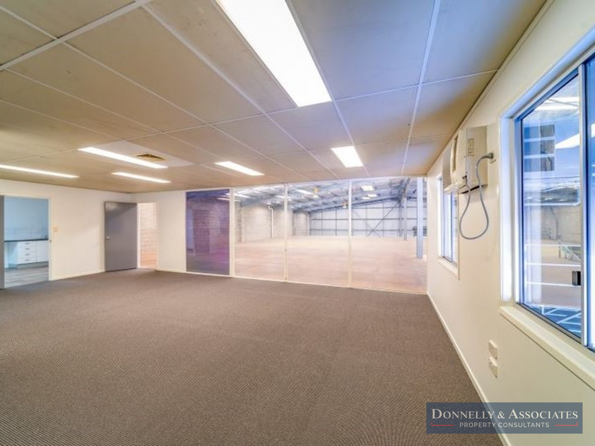 MANSFIELD WAREHOUSE Donnelly & Associates Pty Ltd