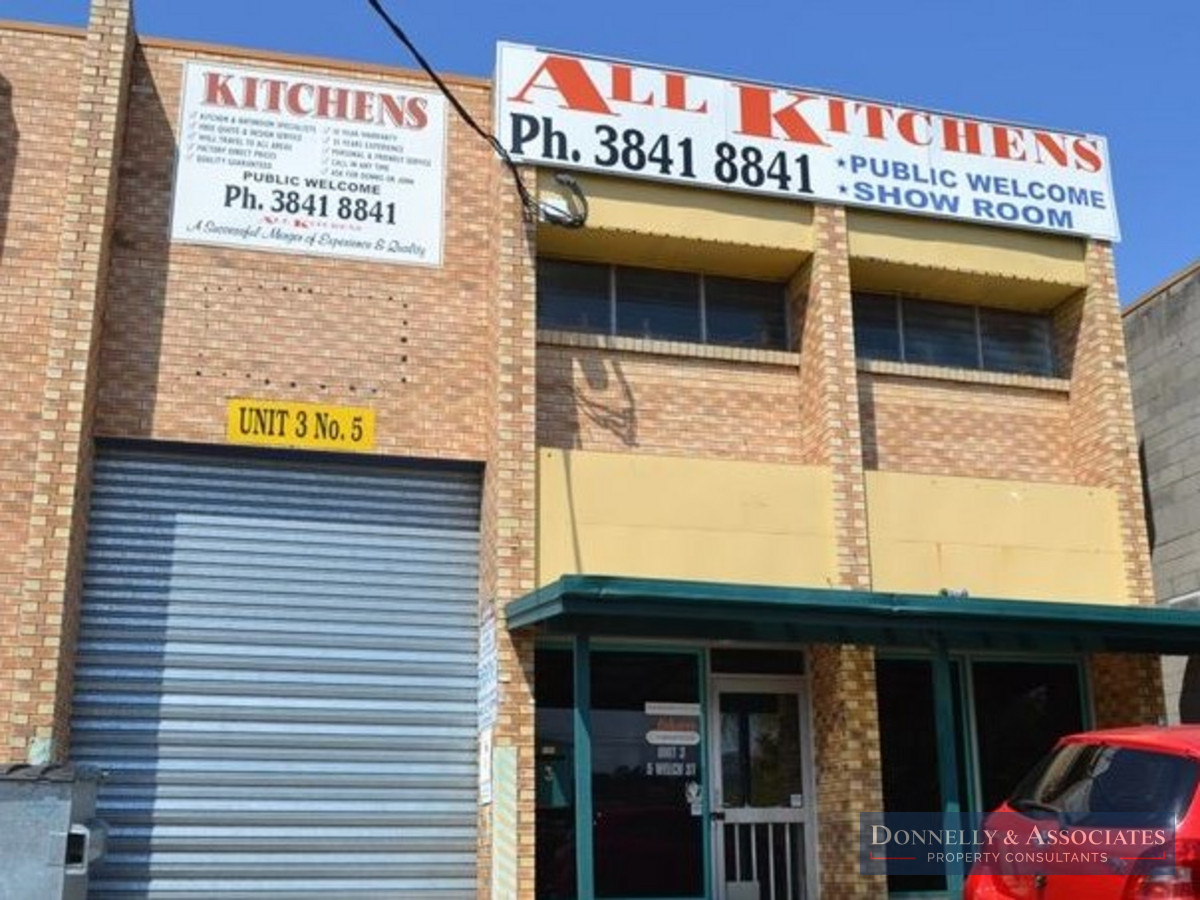 INDUSTRIAL WAREHOUSE IN UNDERWOOD Donnelly & Associates Pty Ltd