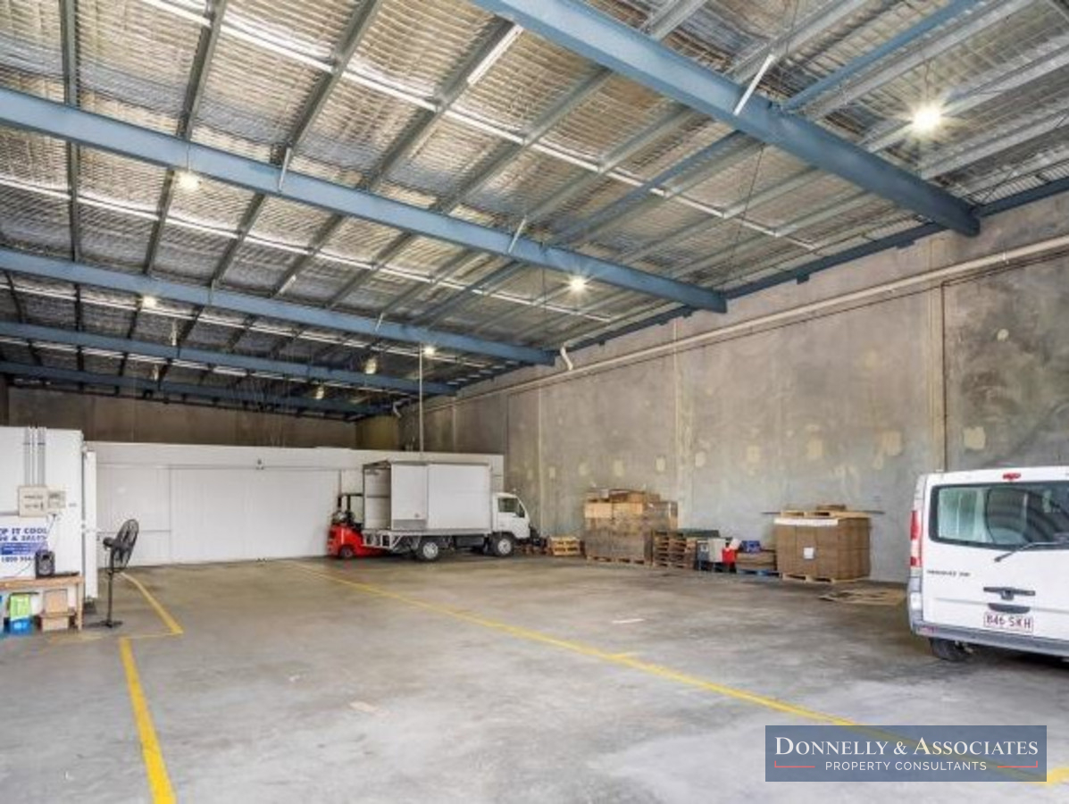 LARGE CLEARSPAN WAREHOUSE IN UNDERWOOD Donnelly & Associates Pty Ltd
