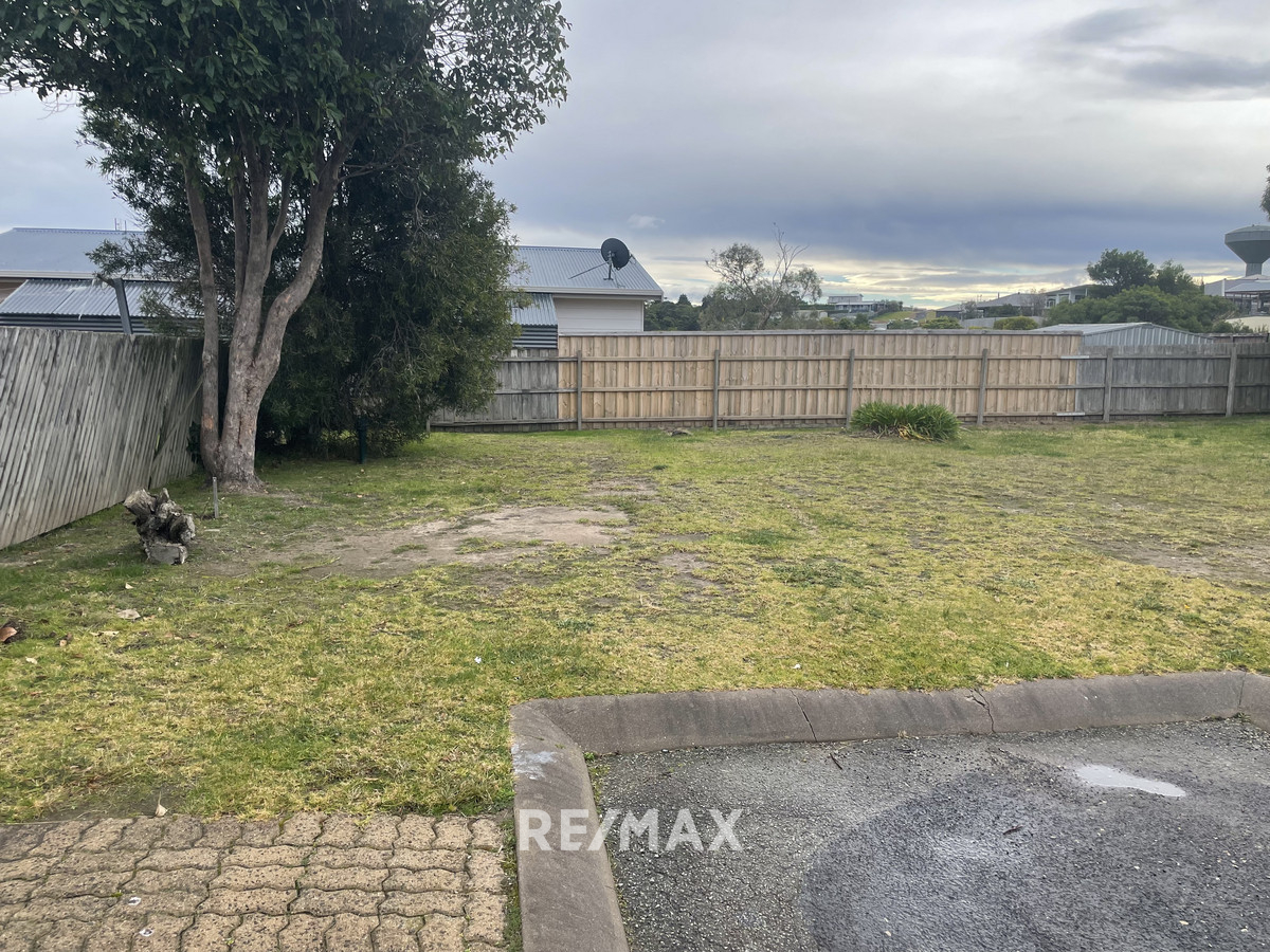 VACANT LAND, READY TO BUILD PRICE TO SELL RE/MAX Genesis